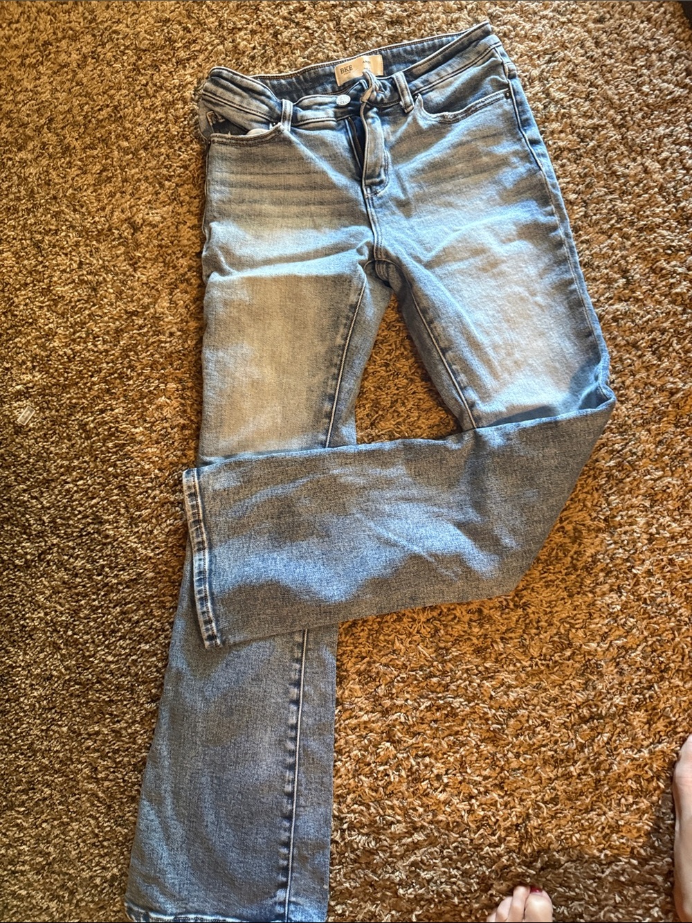 BKE Women's Light Blue Straight-Leg Jeans
